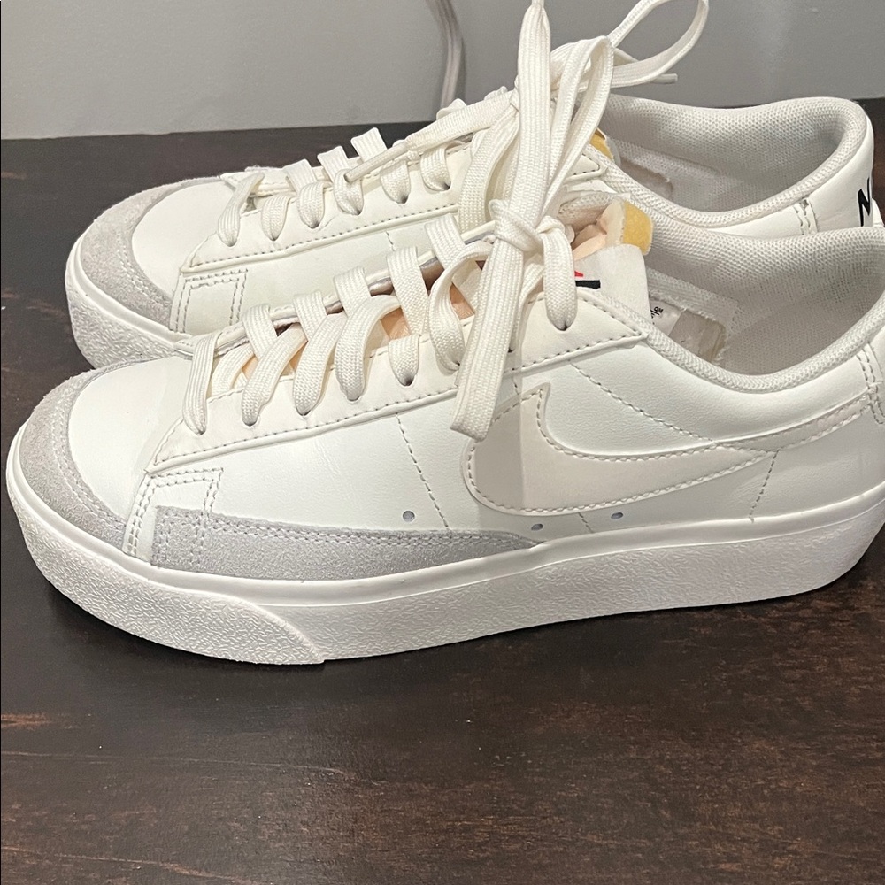 Nike blazer low platform